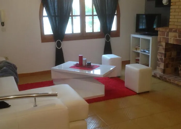 Gloria Near The Daire *