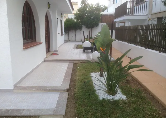 Gloria Near The Lägenhet